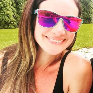 Meet your Posher, Carrie